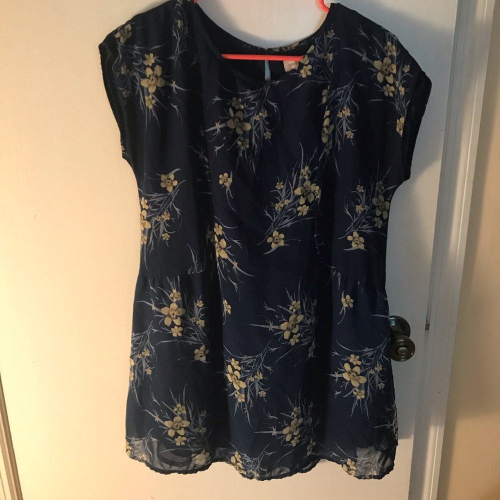 Small blue floral loose-fitting dress